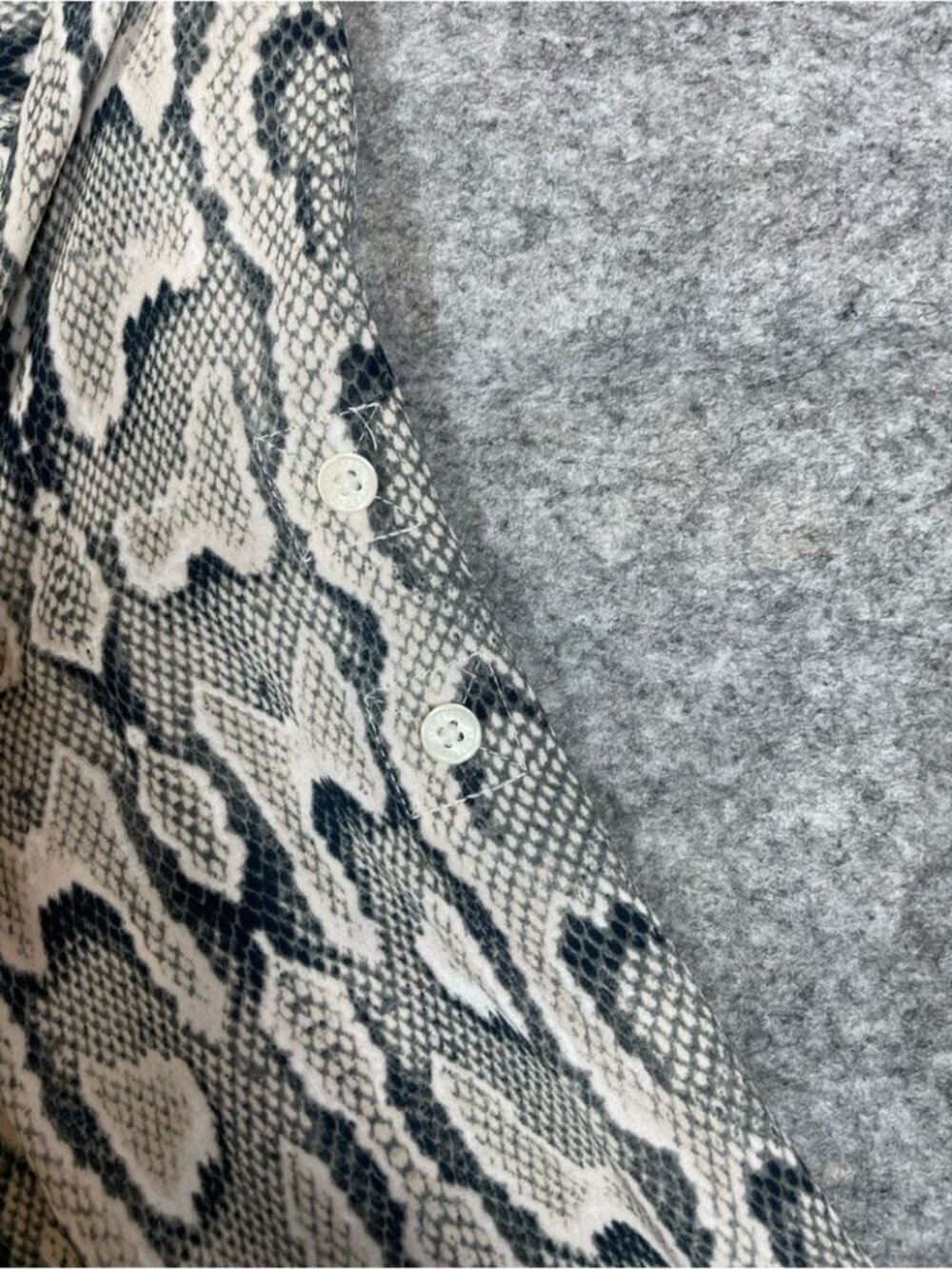 Express Portofino Snake Print Blouse Button Front Career Top S Minimalist Chic - Picture 15 of 16
